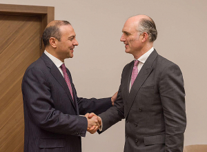 Արմեն Գրիգորյանը հանդիպել է Միացյալ Թագավորության Եվրոպայի հարցերով նախարար Լեո Դոքերթիի հետ
