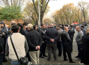 Ավտոներկրողների ակցիան՝ ՀՀ նախագահի նստավայրի դիմաց. ՈւՂԻՂ