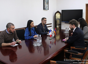 Սահմանամերձ բնակավայրերում մարդու իրավունքների պաշտպանության վիճակը խիստ մտահոգիչ է․ պաշտպանը՝ ֆրանսիայի դեսպանին