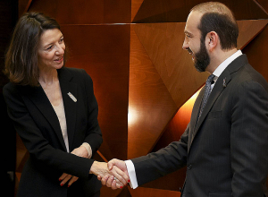 Արարատ Միրզոյանը հանդիպում է ունեցել Ֆրանսիայի ԱԳՆ Եվրոպայի հարցերով պետնախարար Լորանս Բունի հետ
