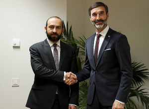Арарат Мирзоян представил словацкому коллеге подходы РА к мирному процессу