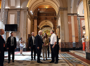 Ваагн Хачатурян встретился с кардиналом Хорхе Гарсией Куэрвой в Кафедральном соборе Буэнос-Айреса