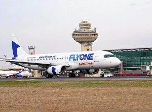 Fly One Armenia-ի բորտուղեկցորդներն ինքնաթիռի սրահում 5000 դոլար պարունակությամբ դրամապանակ են գտել