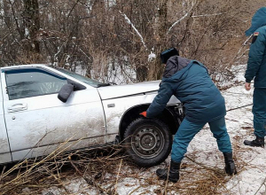 Ավտոմեքենան դուրս է եկել ճանապարհի երթևեկելի հատվածից  և բախվել ծառին