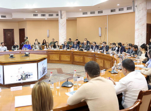 Պաշտպանության նախարարը հանդիպել է ԶԼՄ ներկայացուցիչների հետ