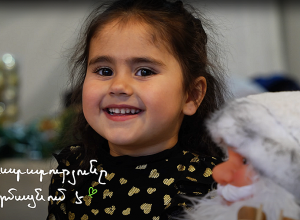 Новогоднее чудо в Ширакской области – Деды Морозы из Америи в гостях у арцахских детей