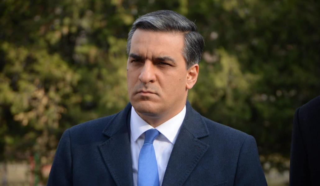 thumbnail_Արման Թաթոյան