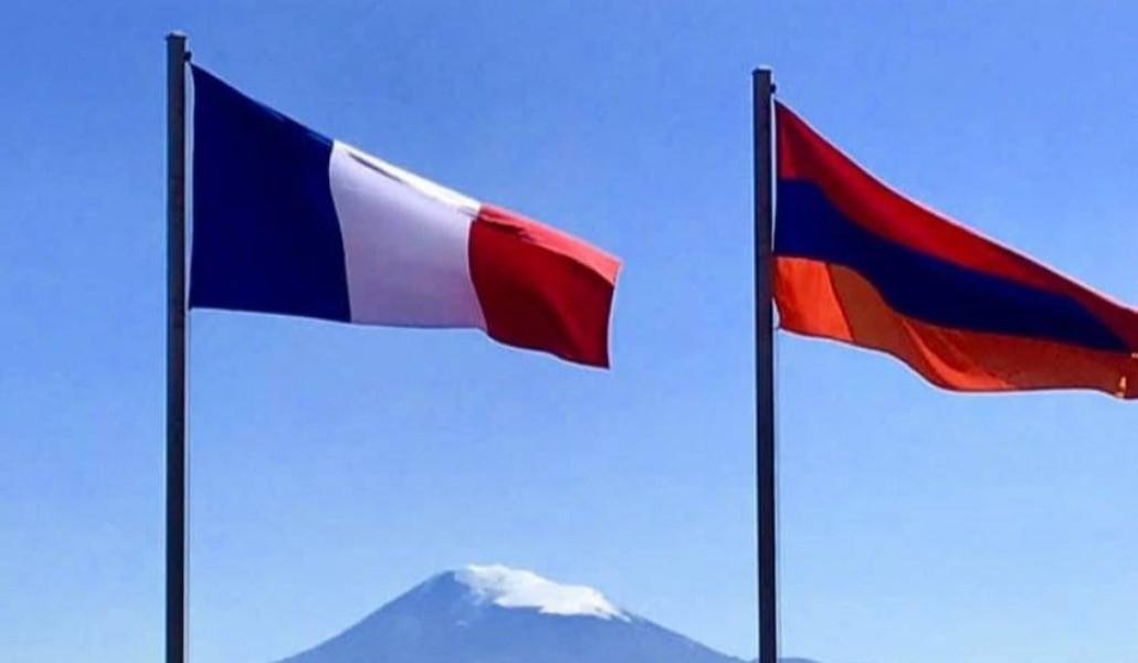 Հայաստան-Ֆրանսիա-դրոշներ