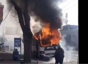 Երևանում տրոլեյբուսում հրդեհ է բռնկվել,ինչից հետո տրոլեյբուսը բախվել է պարեկային ծառայության ավտոմեքենային