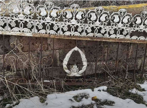 Գերեզմանատնից զարդանախշեր էր գողացել