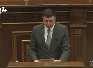 Власти ведут народ по пути смирения с развалом страны: Абраамян