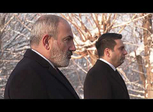 Բանակի օրվա առթիվ վարչապետ Նիկոլ Փաշինյանն այցելել է «Եռաբլուր» զինվորական պանթեոն