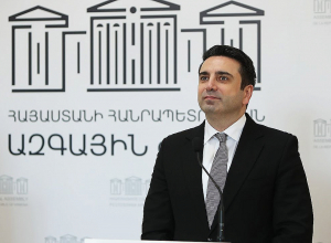 Меняет ли Армения Конституцию по настоянию Азербайджана? Вопрос к Алену Симоняну