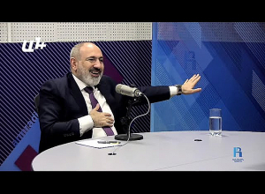 Мы идём, одетые в красные одежды, а на дороге стоят быки: объяснение Пашиняна