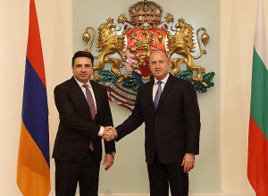 Ալեն Սիմոնյանի գլխավորած պատվիրակությանն ընդունել է Բուլղարիայի նախագահ Ռումեն Ռադեւը