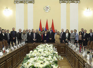 Парламентская делегация Французской Республики находится в Национальном собрании