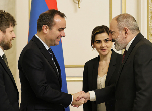 Это Ваш первый визит и вообще первый визит министра обороны Франции в РА: Пашинян – Себастьяну Лекорню
