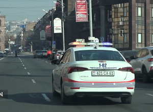 Три эпизода ереванской патрульной службы: были обнаружены наркотики и холодное оружие