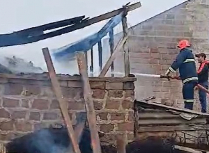 Այրվել են տանիքի փայտե կառուցատարրեր
