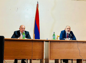 Пашинян в Воскепаре проводит встречу с жителями Воскепара, Баганиса и близлежащих населённых пунктов