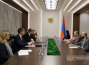 Армен Григорян встретился с госсекретарем МИД Норвегии