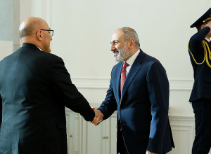 Премьер-министр принял президента Американского университета Армении