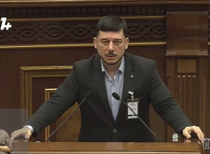 Российская военная база не выполняет своих обязанностей по отношению к Армении: Овсеп Хуршудян