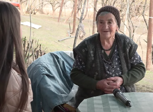 Կրկաժիս էլ ա վերհատել, բայց հմիկ մզում եմ ,տեղը հանում. Ամալյա տատ