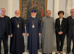 Կաթողիկոսն ընդունել է Արցախի թեմի առաջնորդին և թեմական խորհրդի անդամներին