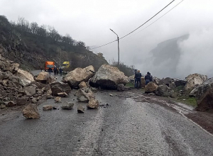 Քարաթափումներ Տաթև-Գորիս և Տաթև -Լծեն ավտոճանապարհներին