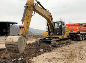 Կատարվում է ճանապարհային ծածկի քանդման աշխատանքներ