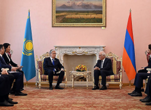 Նախագահ Վահագն Խաչատուրյանը հանդիպել է Ղազախստանի նախագահ Կասիմ Ժոմարտ Տոկաևի հետ