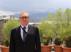 К миссии наблюдателей ЕС в Армении присоединился первый канадский эксперт