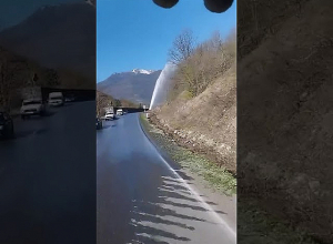 Մ-6‚ Վանաձոր-Ալավերդի-ՀՀ պետական սահման միջպետական ճանապարհին տեղի է ունեցել ջրատար խողովակի վթար