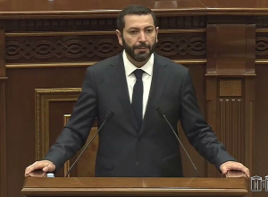 100 тысяч езидов до сих пор находятся в лагерях, женщин продают исламисты: Бакоян