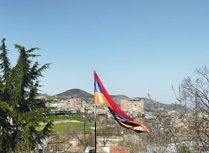 Этот процесс делимитации границ в действительности является односторонней уступкой Армении: община Ноемберян