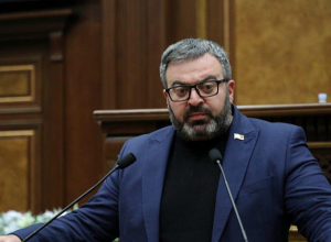 Պատգամավոր Գառնիկ Դանիելյանը տեղափոխվել է Նոյեմբերյանի հիվանդանոց