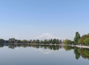 Ожидается кратковременный дождь и гроза, на некоторых участках - проливной