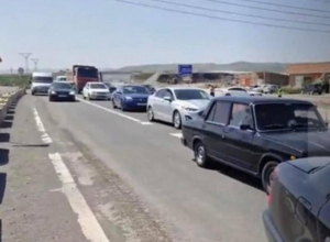 Քաղաքացիները փակել են Երևան-Գյումրի ճանապարհը