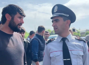 Полиция разрешает въезд в Киранц только киранцам