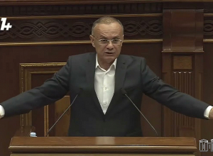 Именно эта система управления привела страну к такому состоянию: Оганян