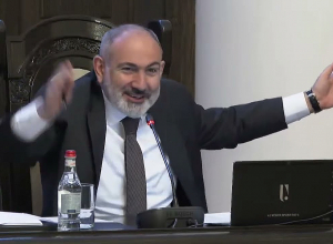 Приносят километровые бумаги для того, чтобы вы читали, в конце не поняв, о чём речь