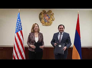 Սուրեն Պապիկյանն ընդունել է ՀՀ-ում ԱՄՆ արտակարգ և լիազոր դեսպան Քրիստինա Քվինին։