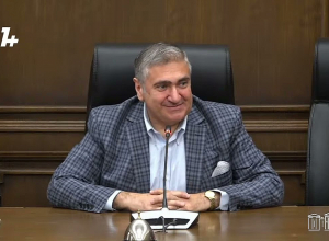 Они даже от народа держат в секрете карты: Артур Хачатрян