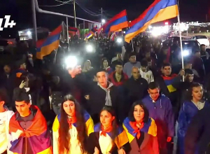 Երթի մասնակիցները շարժվում են դեպի Աբովյան քաղաքի կենտրոն