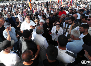 ՖՈՏՈԼՈՒՐ-ի շարքը՝ այսօրվա բողոքի երթից