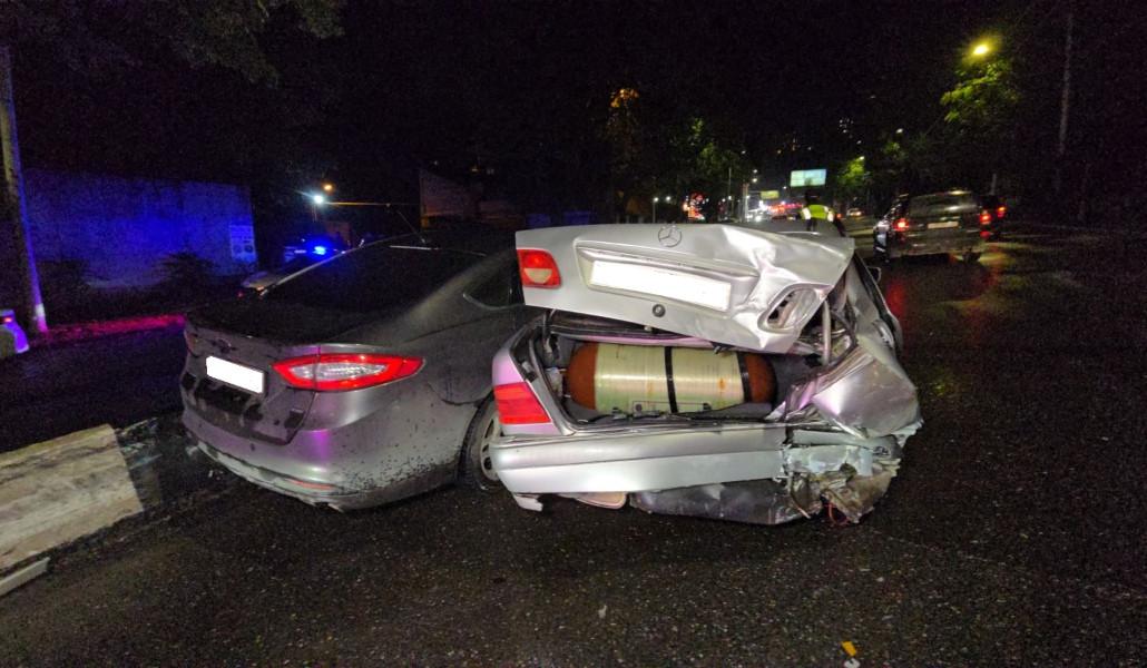 ՃՏՊ Մյասնիկյան պողոտայում․ տուժածներ չկան (4)