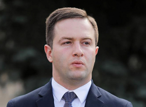 Մոտոցիկլիստի ու բանակային դիրքի զինծառայողների մասնակցությամբ տեսանյութ է տարածվում․ ՊՆ պարզաբանումը