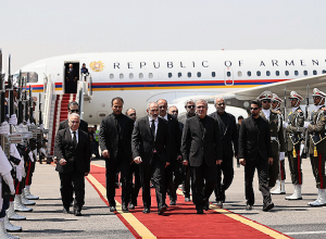 Премьер-министр прибыл в Тегеран