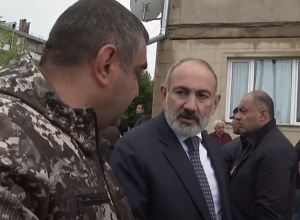 Վարչապետը Տաշիրում ևս զրուցել է բնակիչների հետ, ծանոթացել հեղեղումների վնասներին